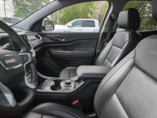 Summit White 2023 GMC Acadia SLT