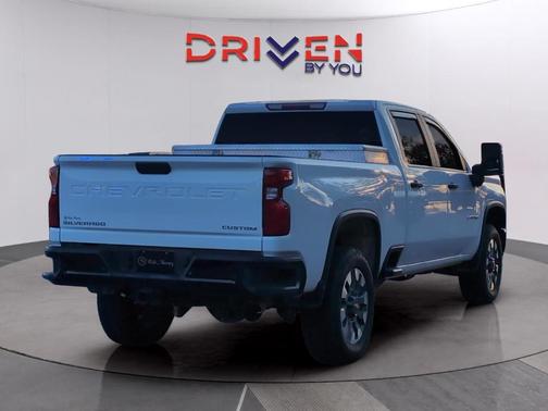 2024 Chevrolet Silverado 2500 Custom