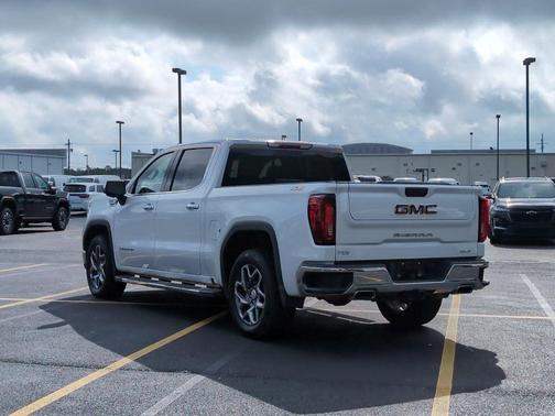 White Frost Tri-Coat 2022 GMC Sierra 1500 SLT