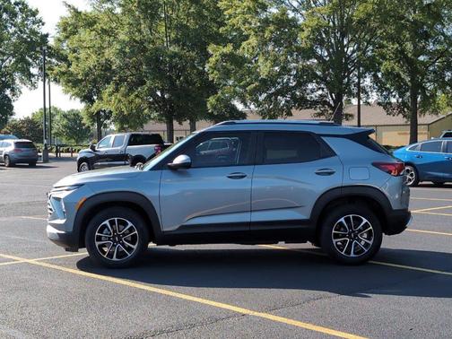 Sterling Gray Metallic 2025 Chevrolet Trailblazer LT