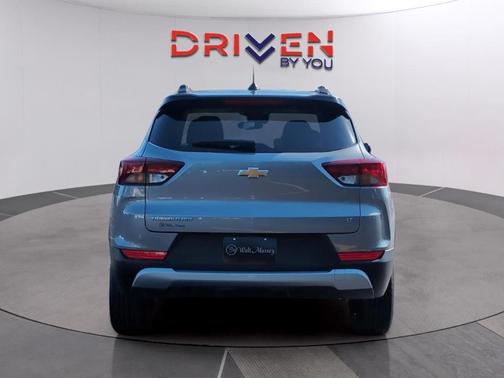 Sterling Gray Metallic 2025 Chevrolet Trailblazer LT