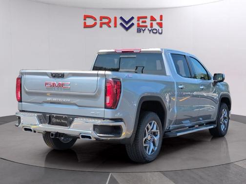Sterling 2026 GMC Sierra 1500 SLT