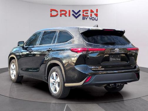 2020 Toyota Highlander LE