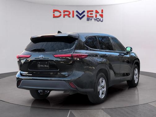 2020 Toyota Highlander LE