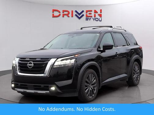 2022 Nissan Pathfinder SL