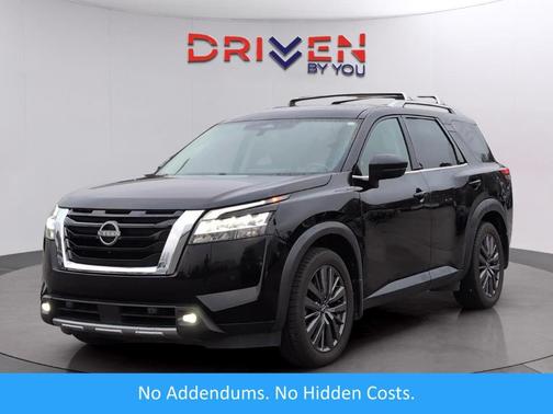 2022 Nissan Pathfinder SL