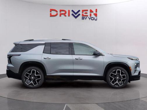 Sterling Gray Metallic 2026 Chevrolet Traverse High Country