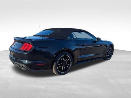 2022 Ford Mustang EcoBoost