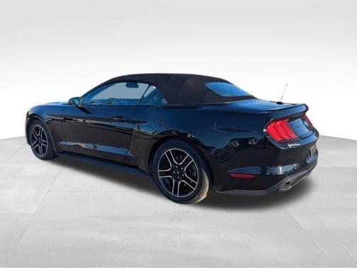 2022 Ford Mustang EcoBoost