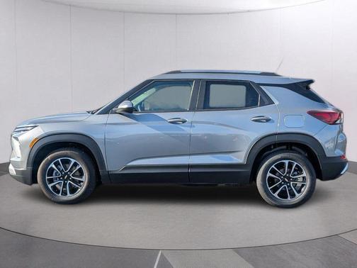 Sterling Gray Metallic 2026 Chevrolet Trailblazer LT