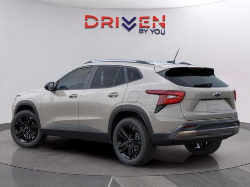 White Sand 2026 Chevrolet Trax ACTIV