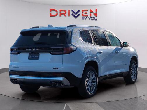 2026 GMC Acadia FWD Denali