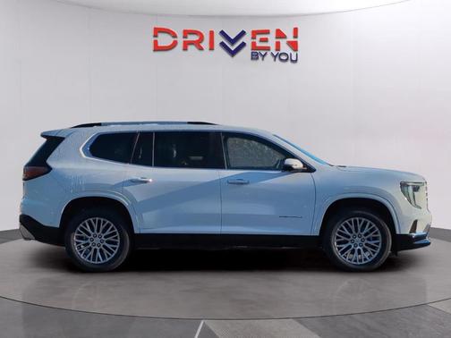 2026 GMC Acadia FWD Denali