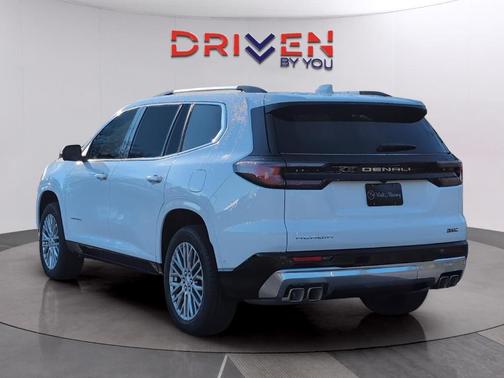 2026 GMC Acadia FWD Denali