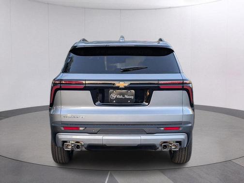 Sterling Gray Metallic 2027 Chevrolet Traverse LT