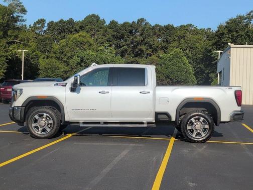 Glacier White 2026 GMC Sierra 2500 SLT