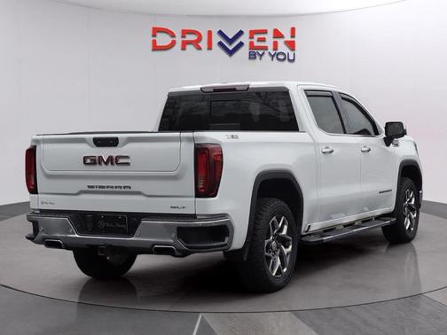 2024 GMC Sierra 1500 SLT