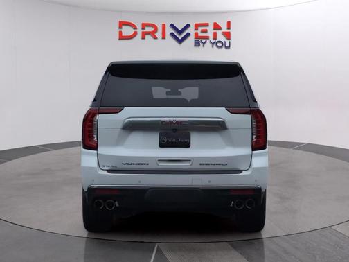 White Frost Tri-Coat 2022 GMC Yukon XL Denali