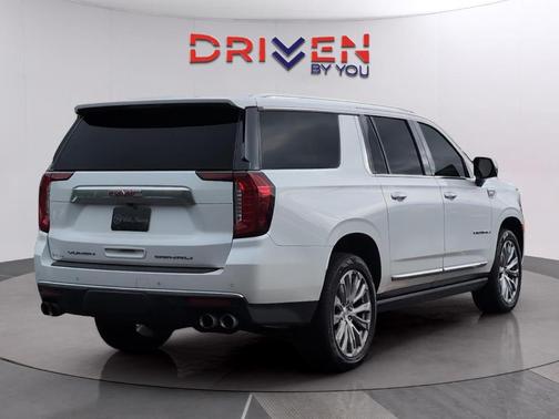 White Frost Tri-Coat 2022 GMC Yukon XL Denali