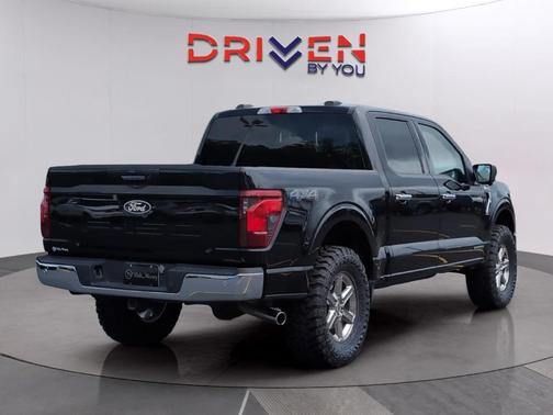Agate Black 2024 Ford F-150 XLT