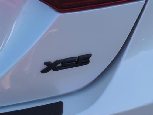 Wind Chill Pearl 2023 Toyota Camry XSE