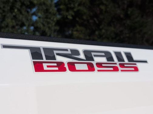 Summit White 2026 Chevrolet Silverado 1500 Custom Trail Boss