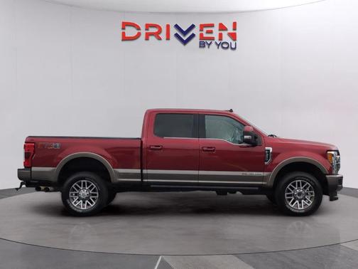Ruby Red Metallic Tinted Clearcoat 2019 Ford F-350 King Ranch