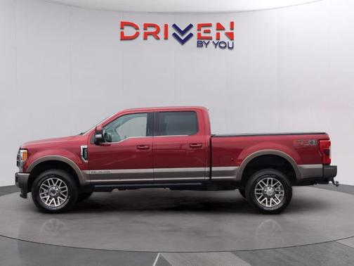 Ruby Red Metallic Tinted Clearcoat 2019 Ford F-350 King Ranch