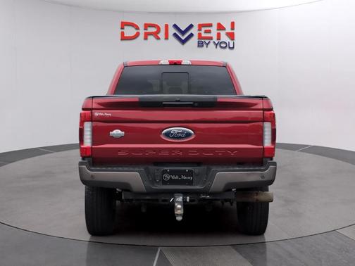 Ruby Red Metallic Tinted Clearcoat 2019 Ford F-350 King Ranch
