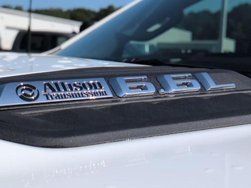 Summit White 2026 Chevrolet Silverado 2500 WT