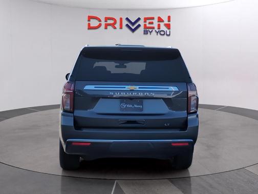 2021 Chevrolet Suburban LT