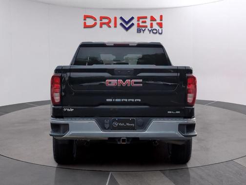 Onyx Black 2022 GMC Sierra 1500 SLE