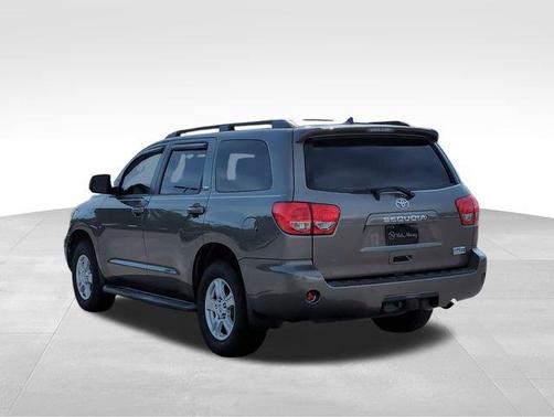 2016 Toyota Sequoia SR5