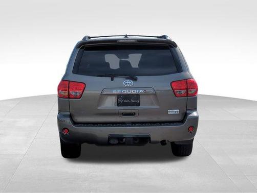 2016 Toyota Sequoia SR5