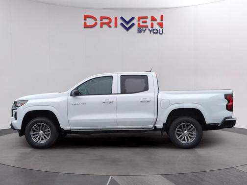 Summit White 2026 Chevrolet Colorado LT