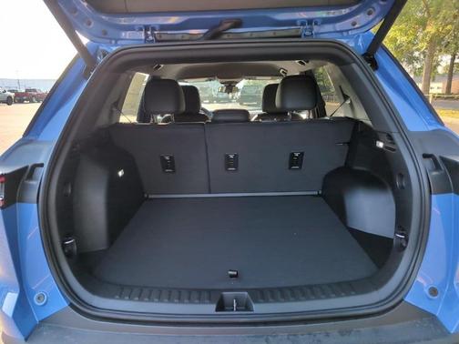 Polar White 2026 Chevrolet Equinox FWD ACTIV
