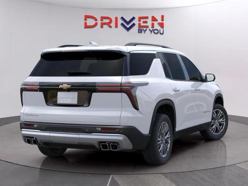 Summit White 2026 Chevrolet Traverse LT