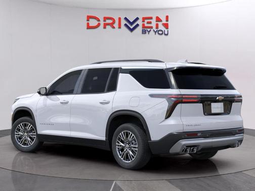 Summit White 2026 Chevrolet Traverse LT