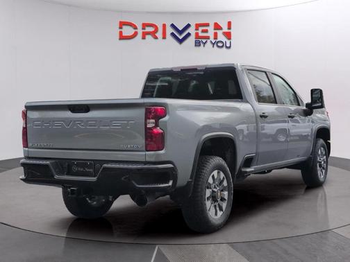 2026 Chevrolet Silverado 2500 Custom