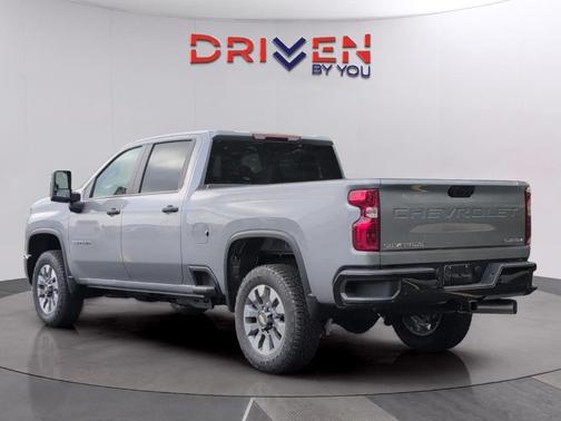 2026 Chevrolet Silverado 2500 Custom