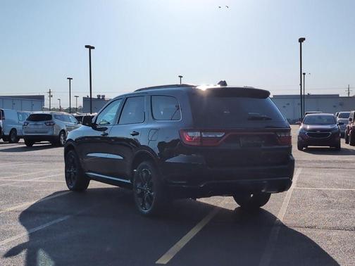 DB Black Clearcoat 2023 Dodge Durango GT