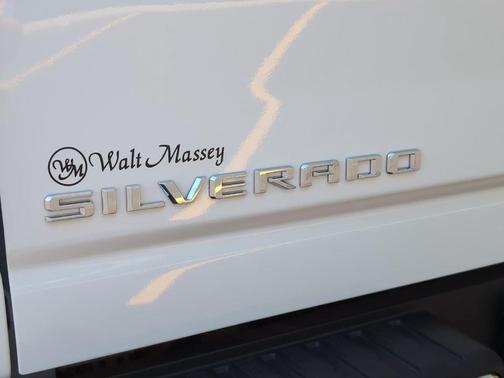 Summit White 2024 Chevrolet Silverado 2500 LTZ