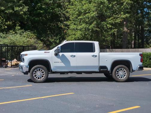 Summit White 2024 Chevrolet Silverado 2500 LTZ