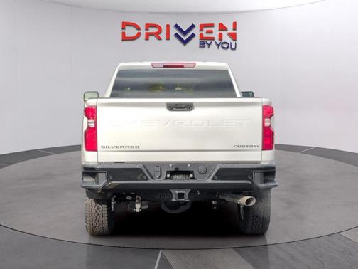 2026 Chevrolet Silverado 2500 Custom