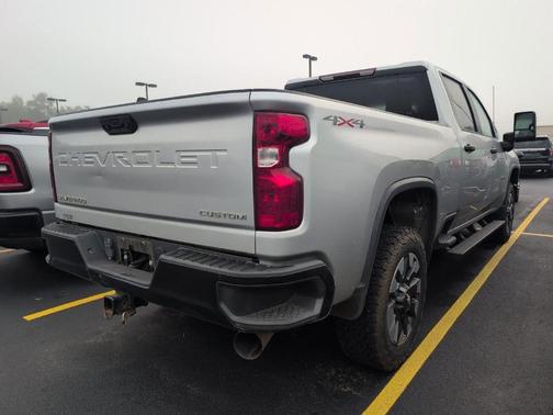 Silver Ice Metallic 2022 Chevrolet Silverado 2500 Custom