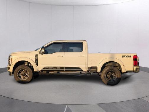 Oxford White 2024 Ford F-250 Lariat