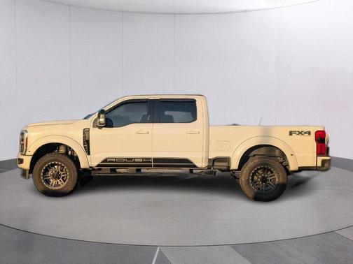 Oxford White 2024 Ford F-250 Lariat