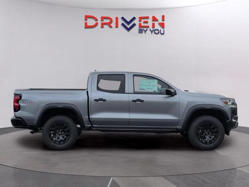 Sterling Gray Metallic 2026 Chevrolet Colorado Trail Boss