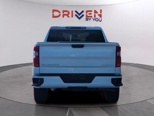 Summit White 2026 Chevrolet Silverado 1500 Custom