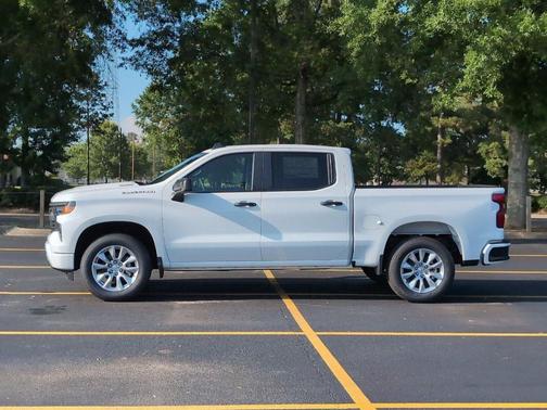 Summit White 2026 Chevrolet Silverado 1500 Custom